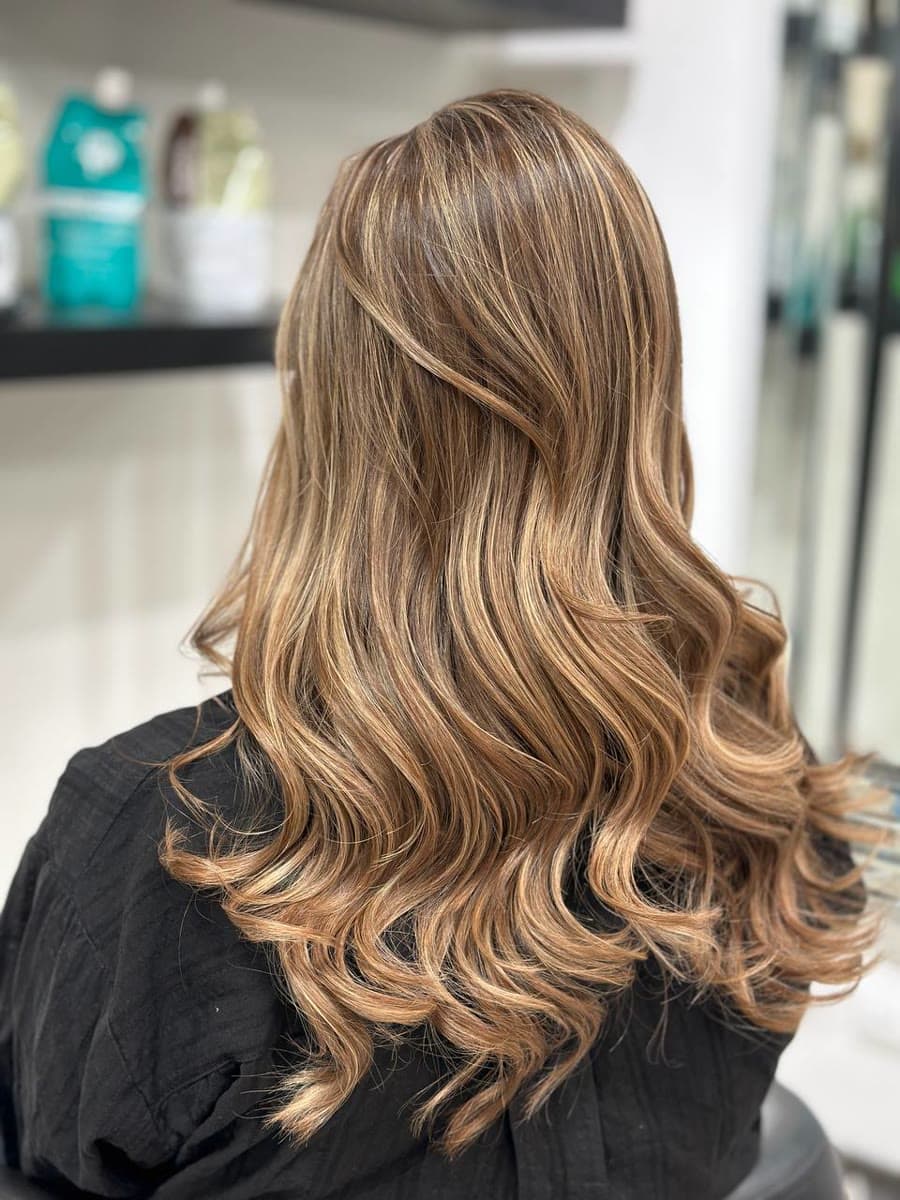 Caramel balayage waves