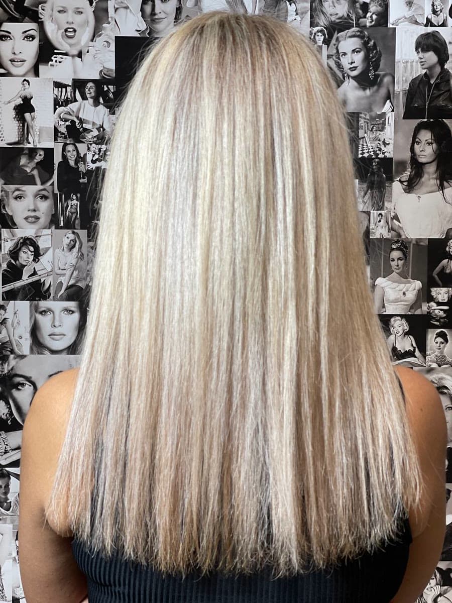 Platinum blonde colour