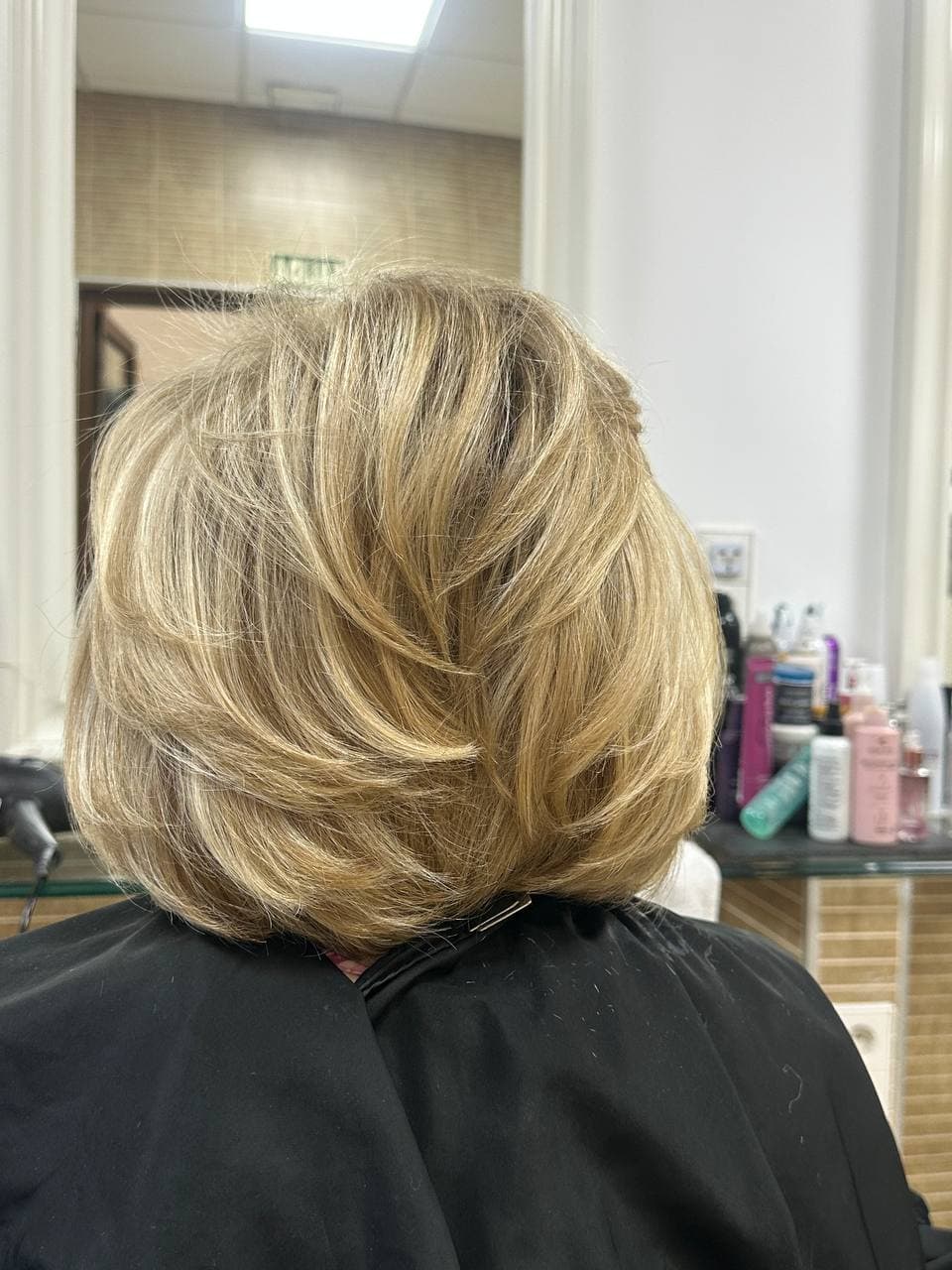 Root Touch-Up Every 4-6 Weeks: A Hair Colour Maintenance Schedule for Marbella Residents